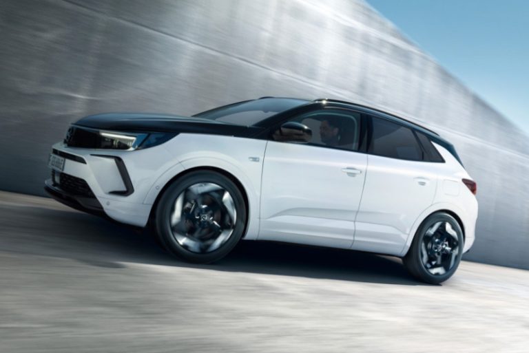 Драйверский Opel Grandland GSe: новая топ-версия