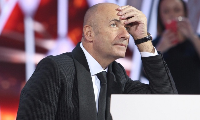 Крутой не видит новых звезд