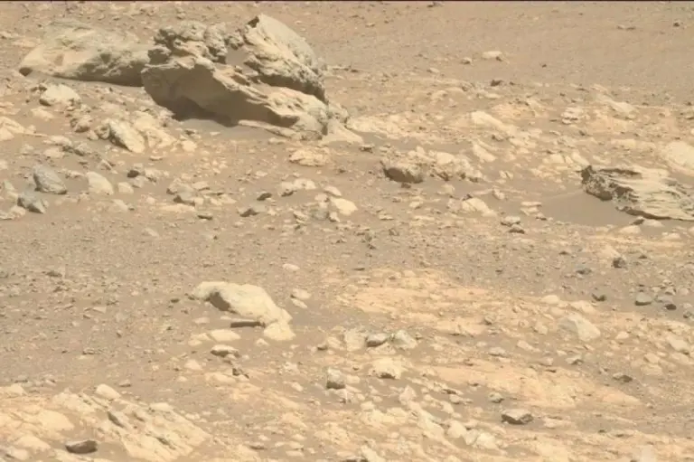 Загадочный камень Фиппсаксла. На Марсе нашли «невозможный» объект