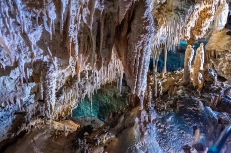 Ещё одна аномалия Под Бермудскими островами нашли гигантскую структуру