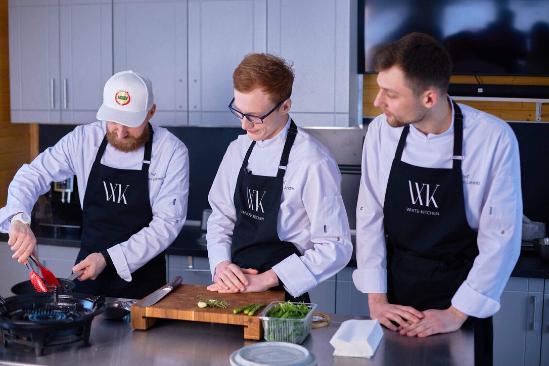 Пицца для детей в кулинарной студии White-Kitchen